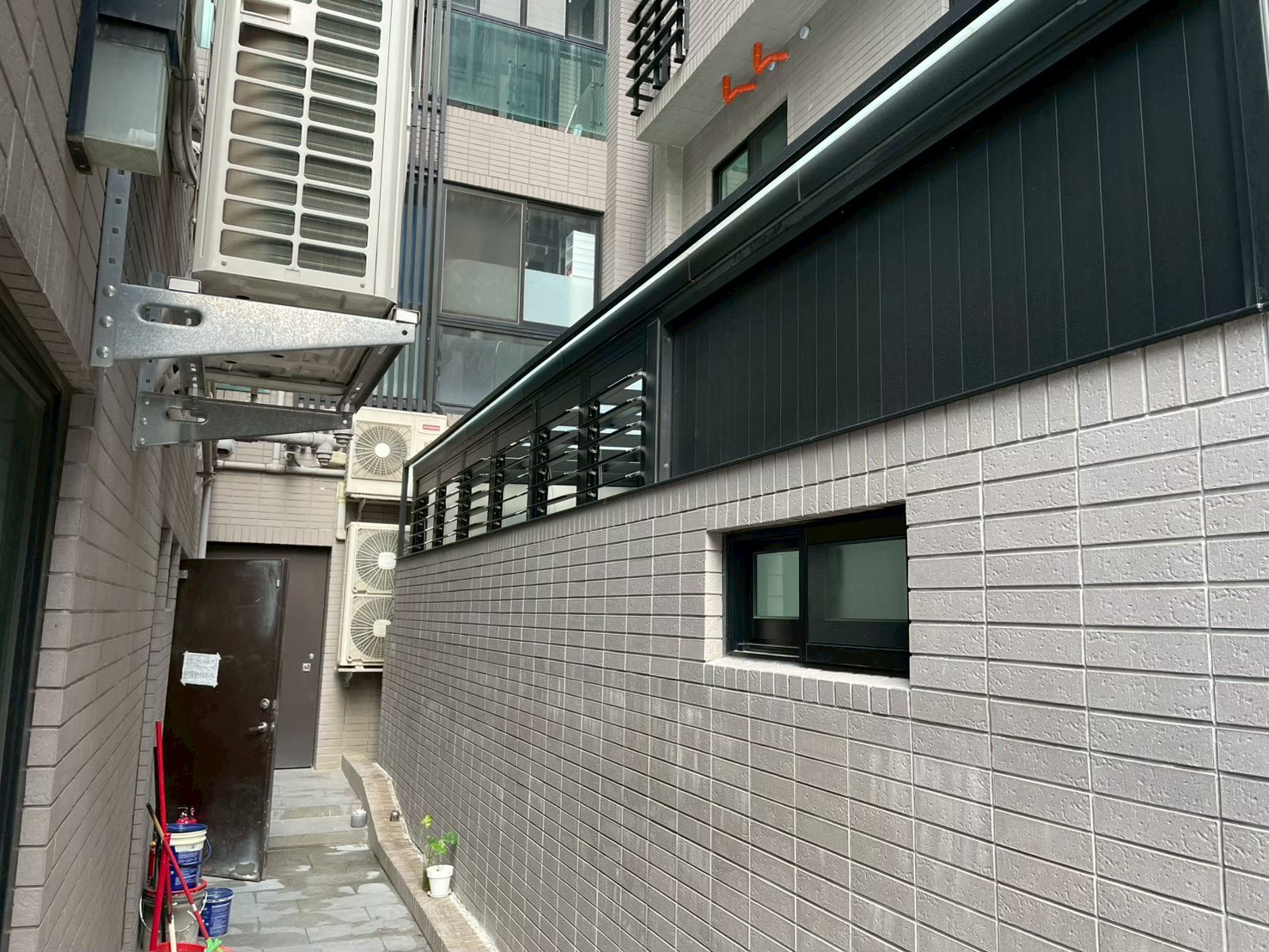 城市路口大廈安裝後